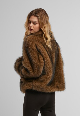 Urban ClassicsZimska jakna - smeđa boja