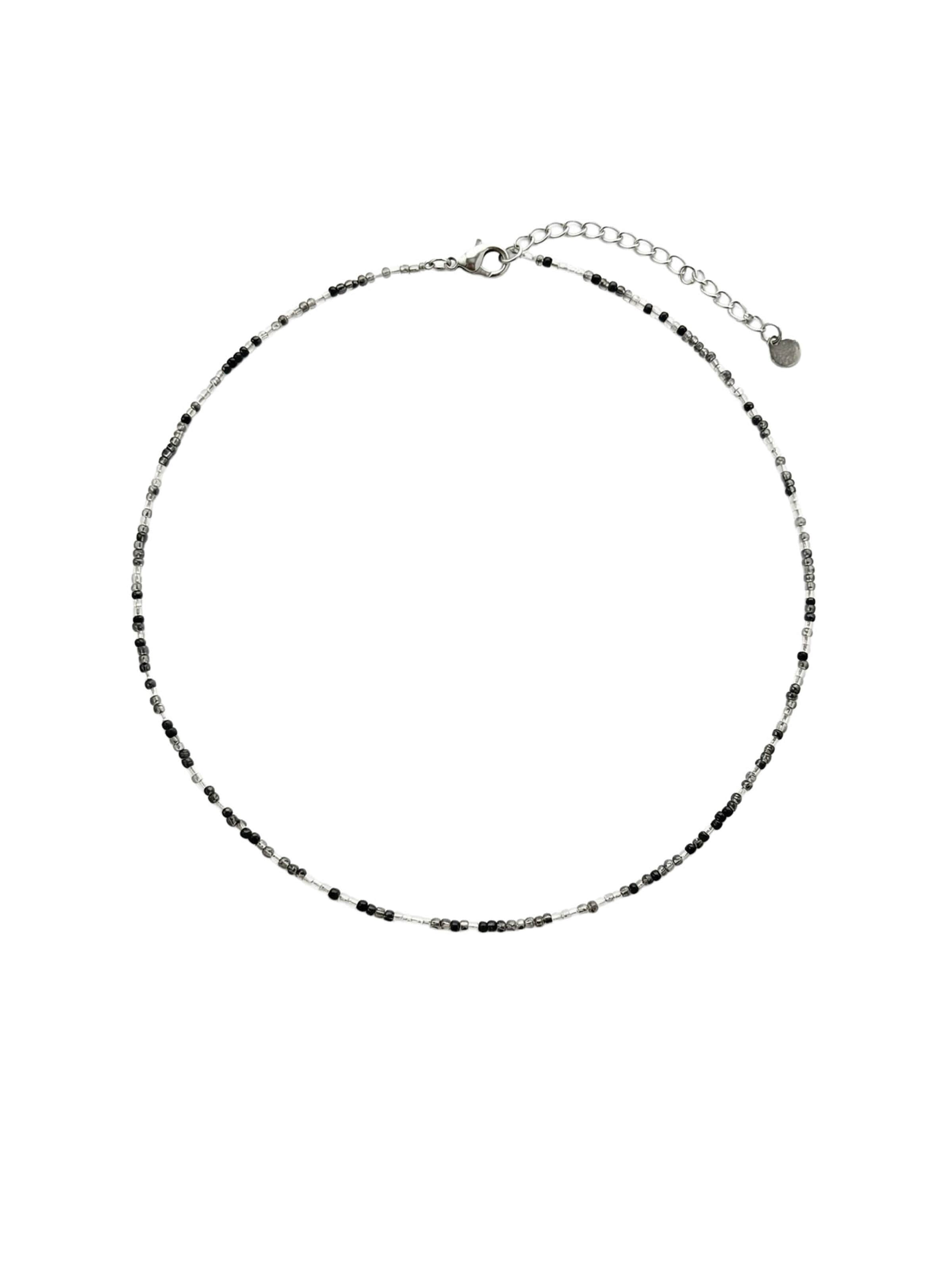 Nemomatheo Necklace 'Nachtsymphonie – Filigrane Steinröhren-Kette' in Black: front