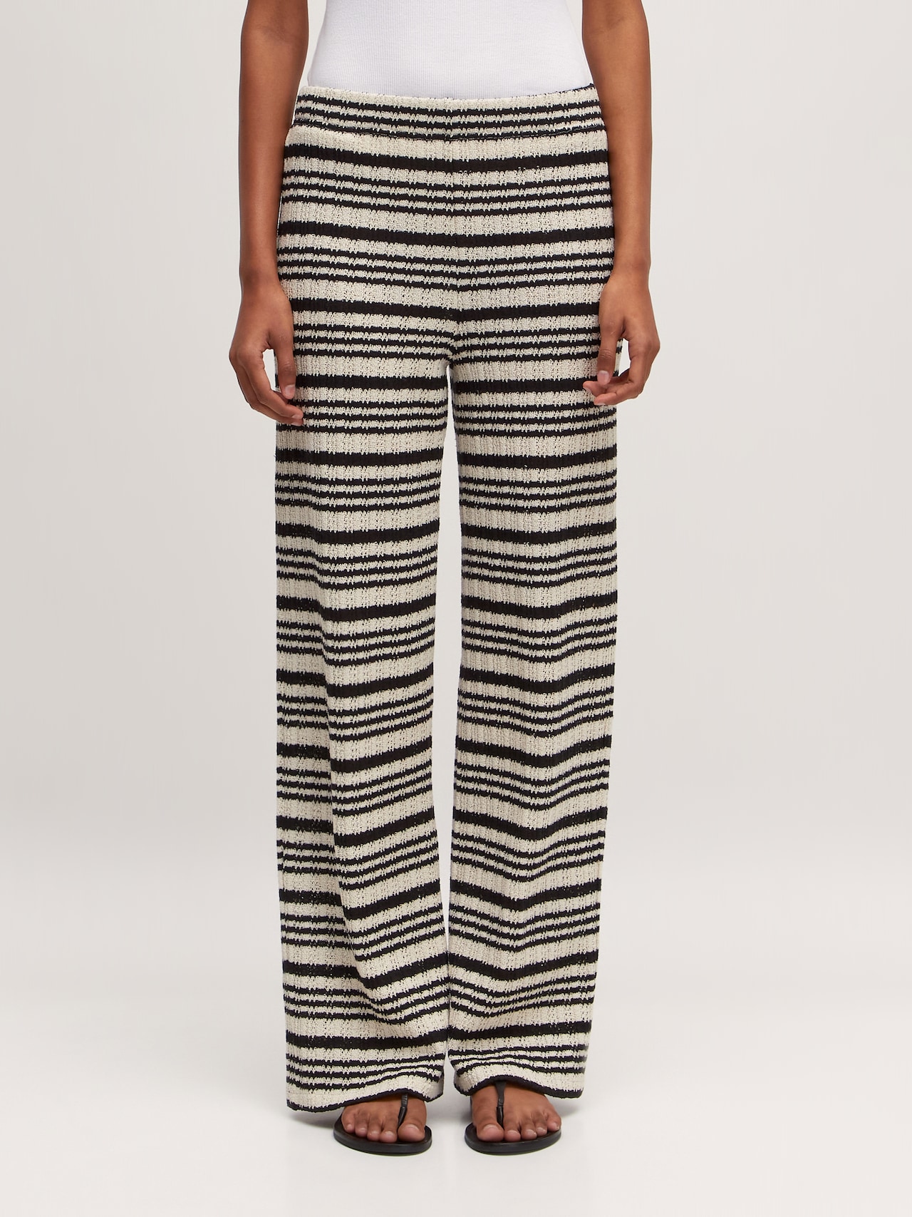 EDITED Pantalón 'Finn' negro