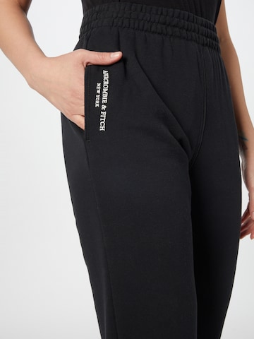 Abercrombie & Fitch Regular Trousers in Black