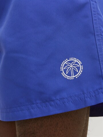 JACK & JONES Badeshorts i blå
