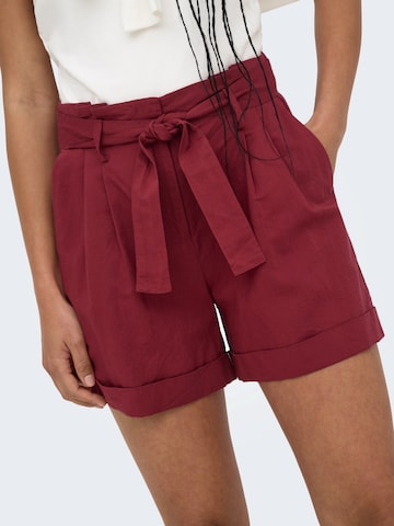 ONLY - regular Pantalón plisado 'ONLISOLA' en rojo