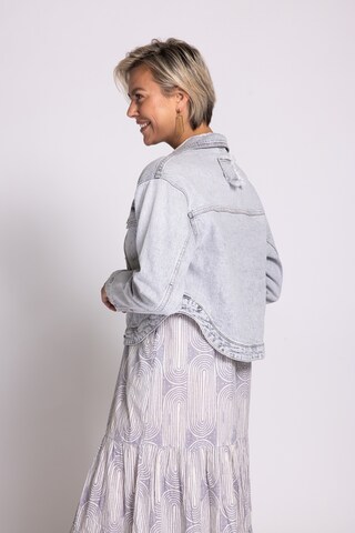 Zhrill Between-Season Jacket in Blue