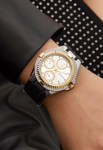 Orologio analogico 'SAVVY' di GUESS in nero: frontale