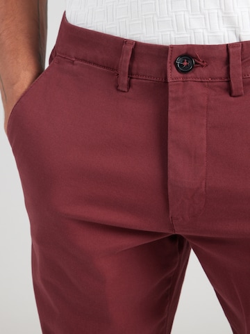 Coupe slim Pantalon chino 'SLHNEW MILES FLEX' SELECTED en rouge