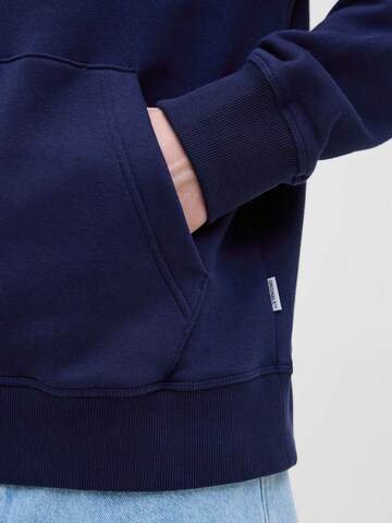 JACK & JONES Sweatshirt i blå