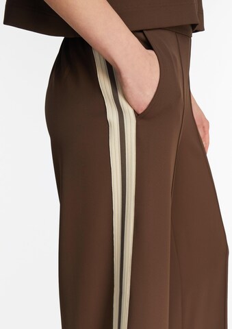 Wide Leg Pantalon à plis COMMA en marron