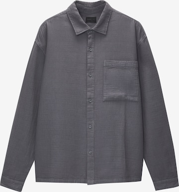 Pull&Bear Regular fit Button Up Shirt in Blue: front