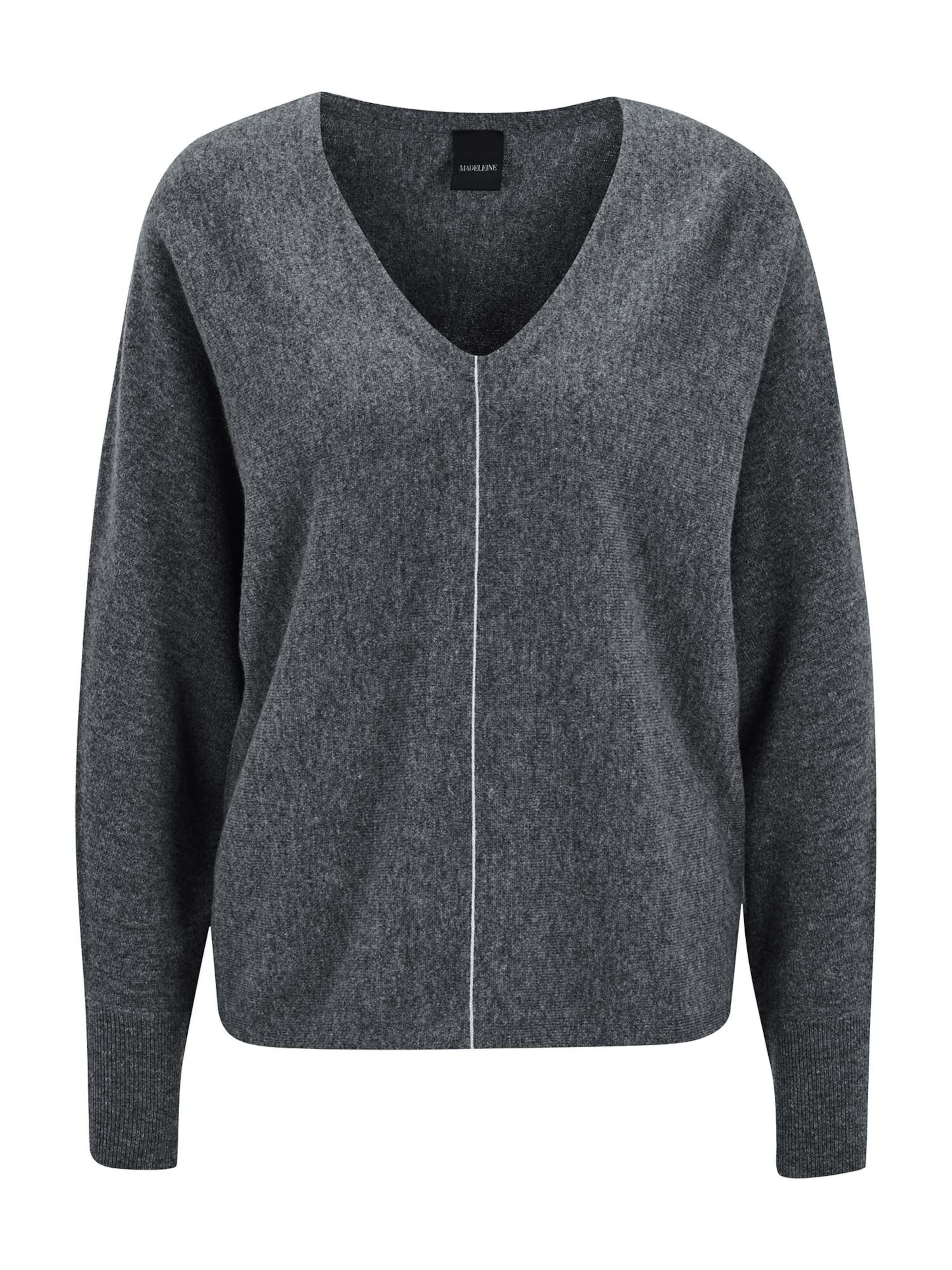 MADELEINE Pullover in Grau: Vorderseite