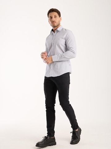 7Camicie Slim fit Zakelijk overhemd 'Leonardo Sport Poplin Man Shirt White Blue' in Wit