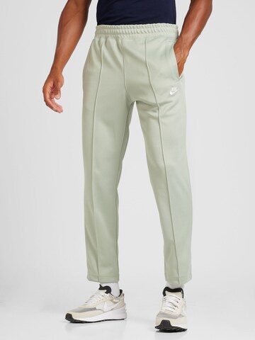 Nike Sportswear Regular Byxa 'CLUB' i grön: framsida