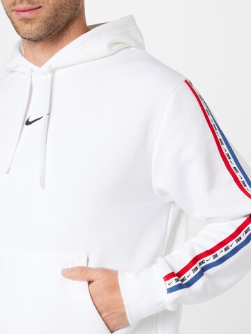 Nike Sportswear Суичър в бяло