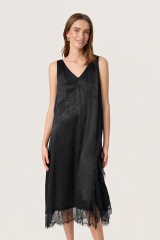 SOAKED IN LUXURY Dress in Black: front