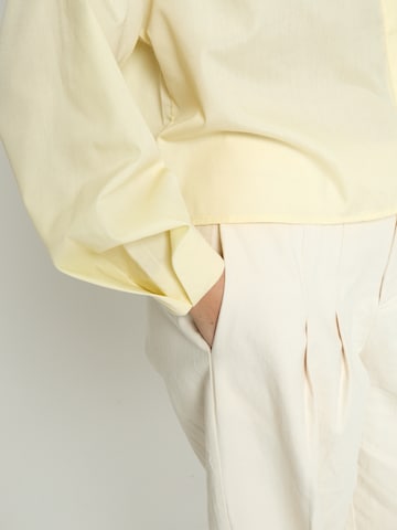 Peppercorn Koszulka 'Nikki' w kolorze żółty