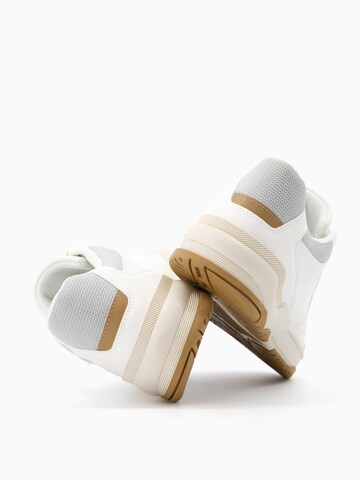 Bershka Sneakers laag in Wit