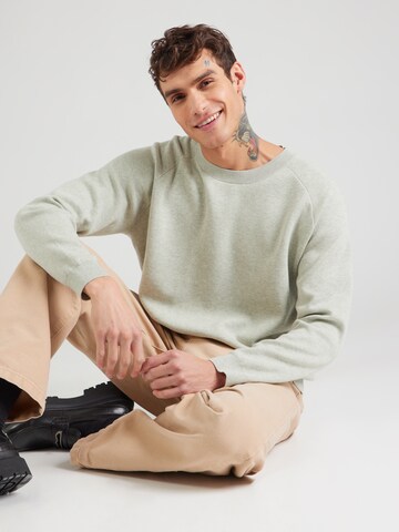 Pull-over NOWADAYS en vert : devant