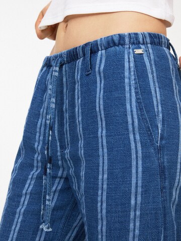 Pull&Bear Wide Leg Housut värissä sininen