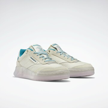 Reebok Sneakers in Beige