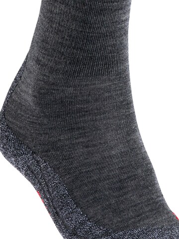 FALKE Sportsocken 'TK2 Explore'‌‌‌‌‌ in Grau