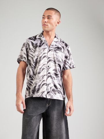 Carlo ColucciRegular Fit Košulja - crna boja: prednji dio