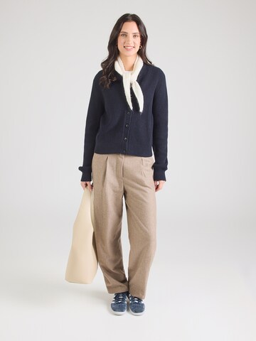 Cardigan & Other Stories en bleu