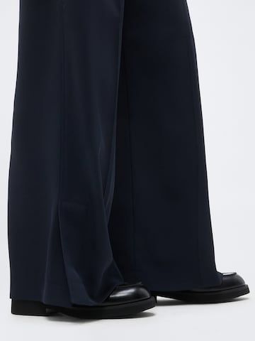 BOSS Широкий Плиссированные брюки 'Tajila' в Синий