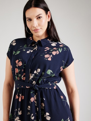 Robe-chemise 'VMNEWHALLIE' Vero Moda Curve en bleu