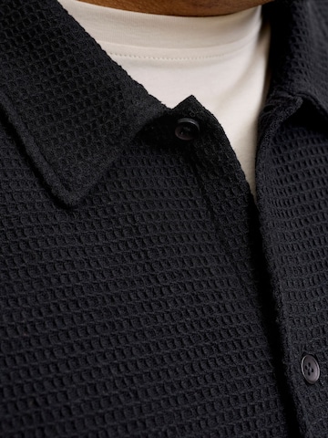 JACK & JONES Comfort fit Button Up Shirt in Black