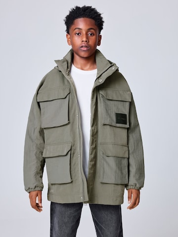 smALLSAINTS - Chaqueta de entretiempo en verde: frente