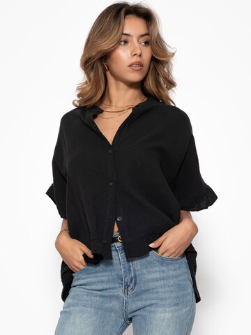 SASSYCLASSY Shirt in Black: front