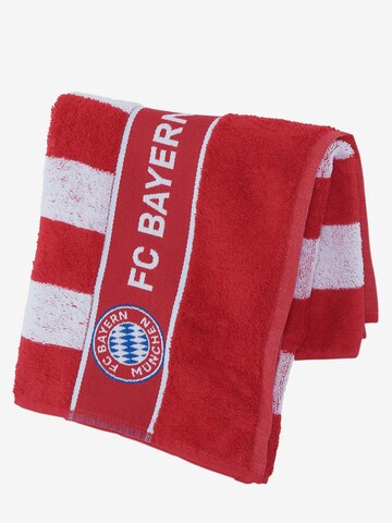 FC BAYERN MÜNCHEN Shower Towel 'FC Bayern München' in Red