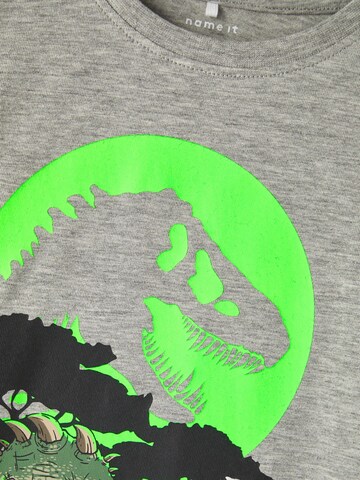 T-Shirt 'Jurrasic Park' NAME IT en gris