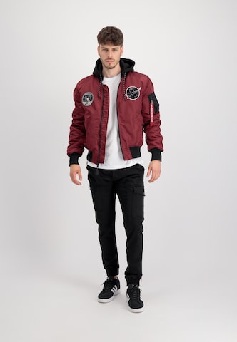 ALPHA INDUSTRIES Φθινοπωρινό και ανοιξιάτικο μπουφάν 'Flight Jacket MA-1 VF' σε κόκκινο