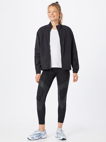 new balance Sportjacke in Schwarz