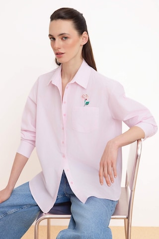 Trendyol - Blusa en rosa: frente