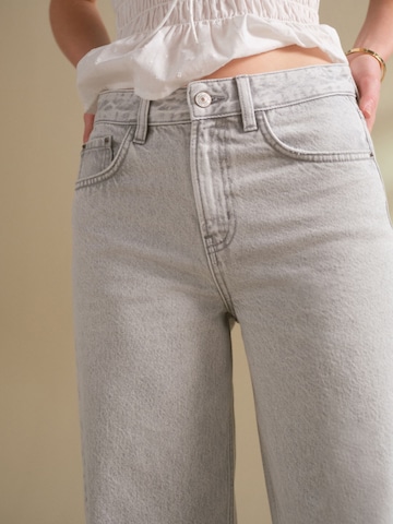 Next Wide leg Jeans i grå