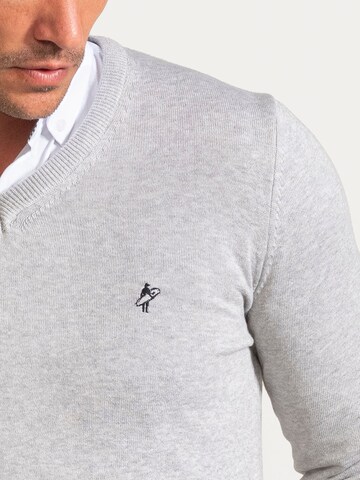 Pull-over Jacey Quinn en gris