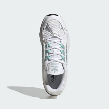 Baskets basses 'Ozmillen' ADIDAS ORIGINALS en blanc