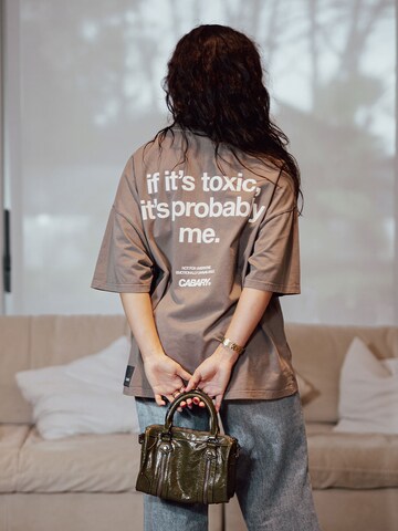 Maglietta 'Camiseta Grey Toxic Oversized' di CABARY in grigio