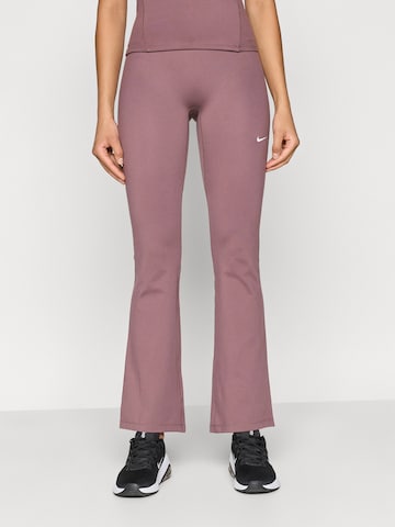 évasé Pantalon de sport 'ONE' NIKE en violet : devant