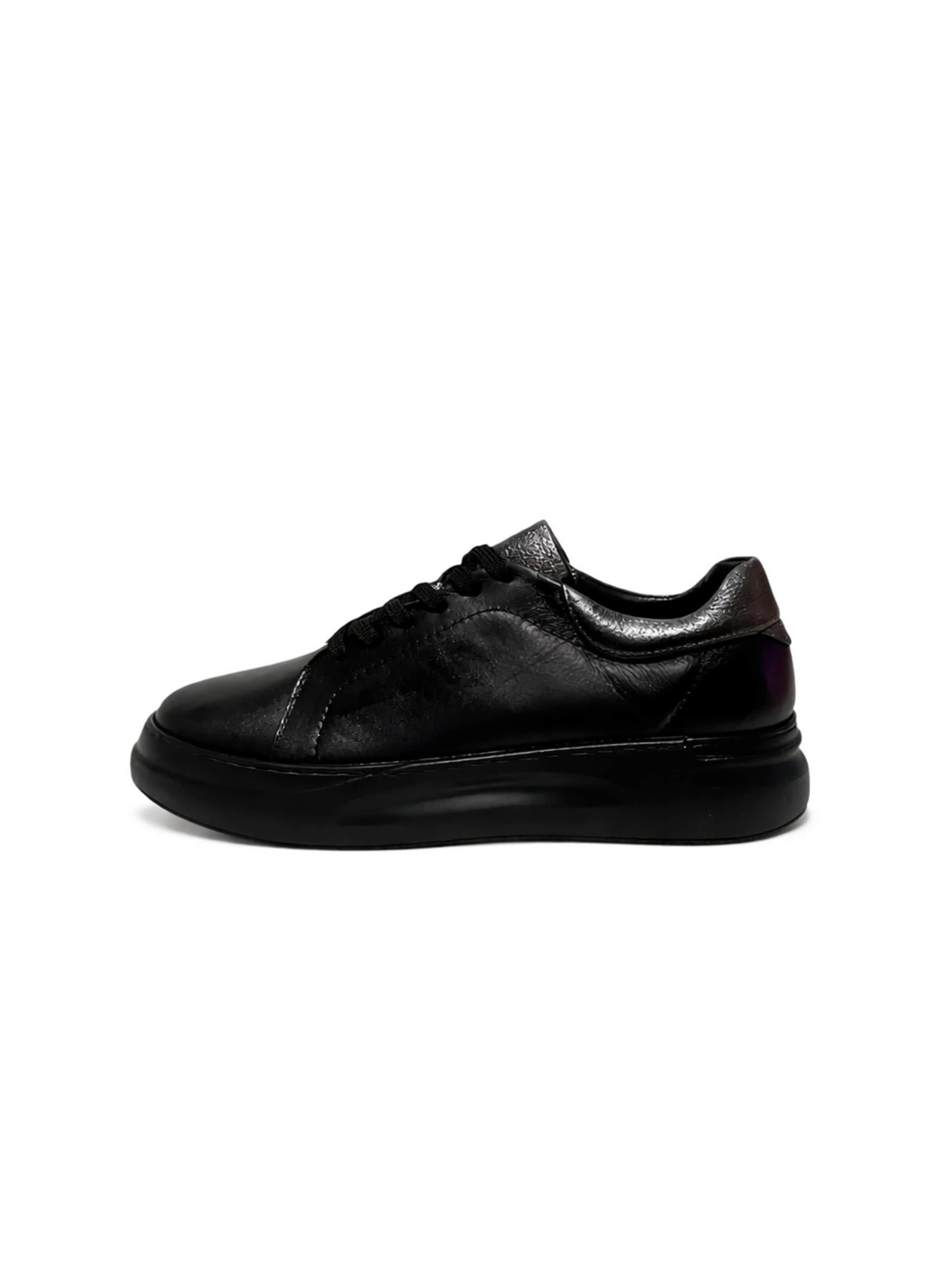 Lorévine Lace-Up Shoes in Black