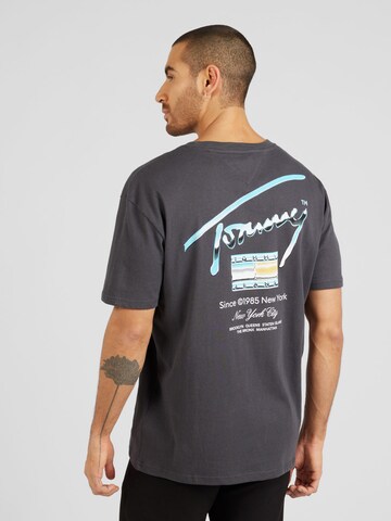 Tricou de la Tommy Jeans pe gri