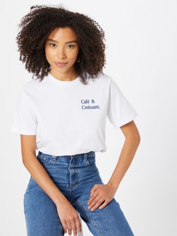Les Petits Basics Shirts 'Café & Croissant' i hvid: forside