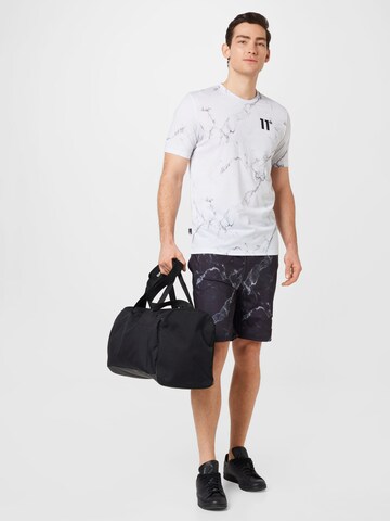 11 Degrees Regular Shorts in Schwarz