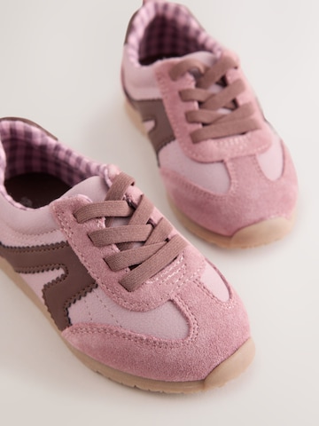 Next Sneakers in Lila