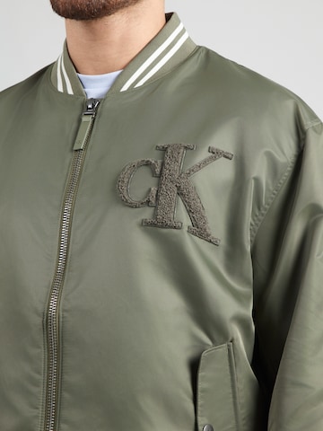 Calvin Klein Jeans Kurtka przejściowa 'TIPPED HERO' w kolorze zielony