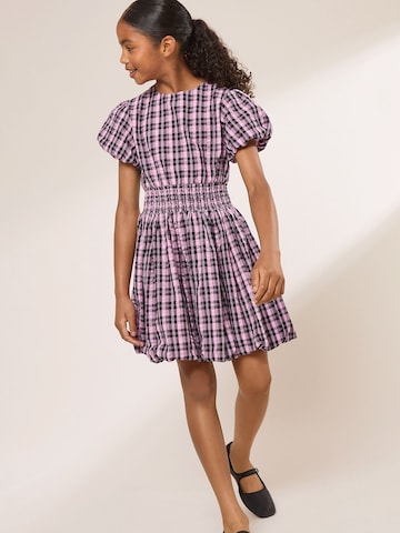 Robe Lipsy en rose : devant