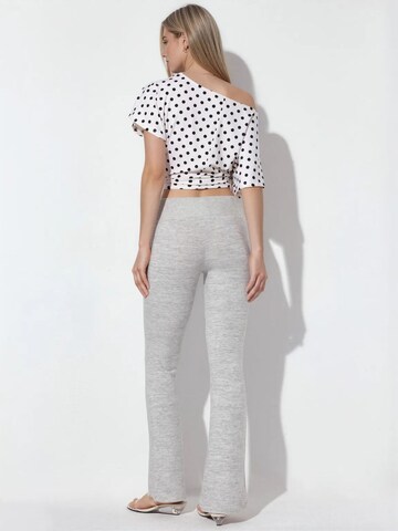 Flared Leggings 'Gamaschen' di Busem in grigio