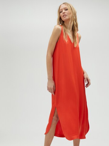 Lola Casademunt - Vestido em laranja