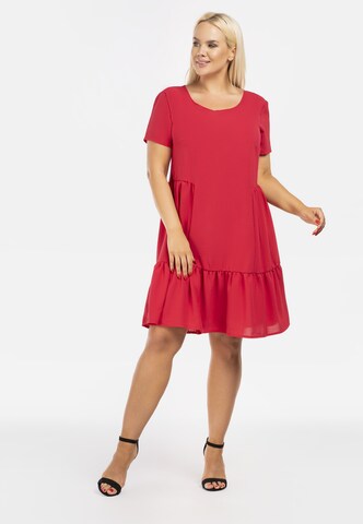 Robe de cocktail 'AGNIESZKA' Karko en rouge : devant